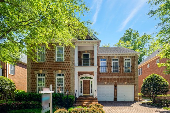 Manor home in convenient McLean!